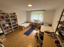 Zimmer 1 OG r 2