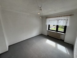 Zimmer 1 OG l