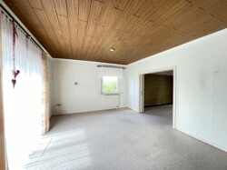 Blick vom Wohnzimmer ins Esszimmer (EG)