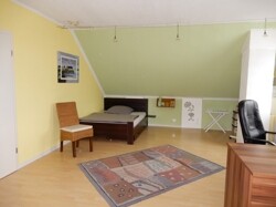 Schlafzimmer 2 (DG)