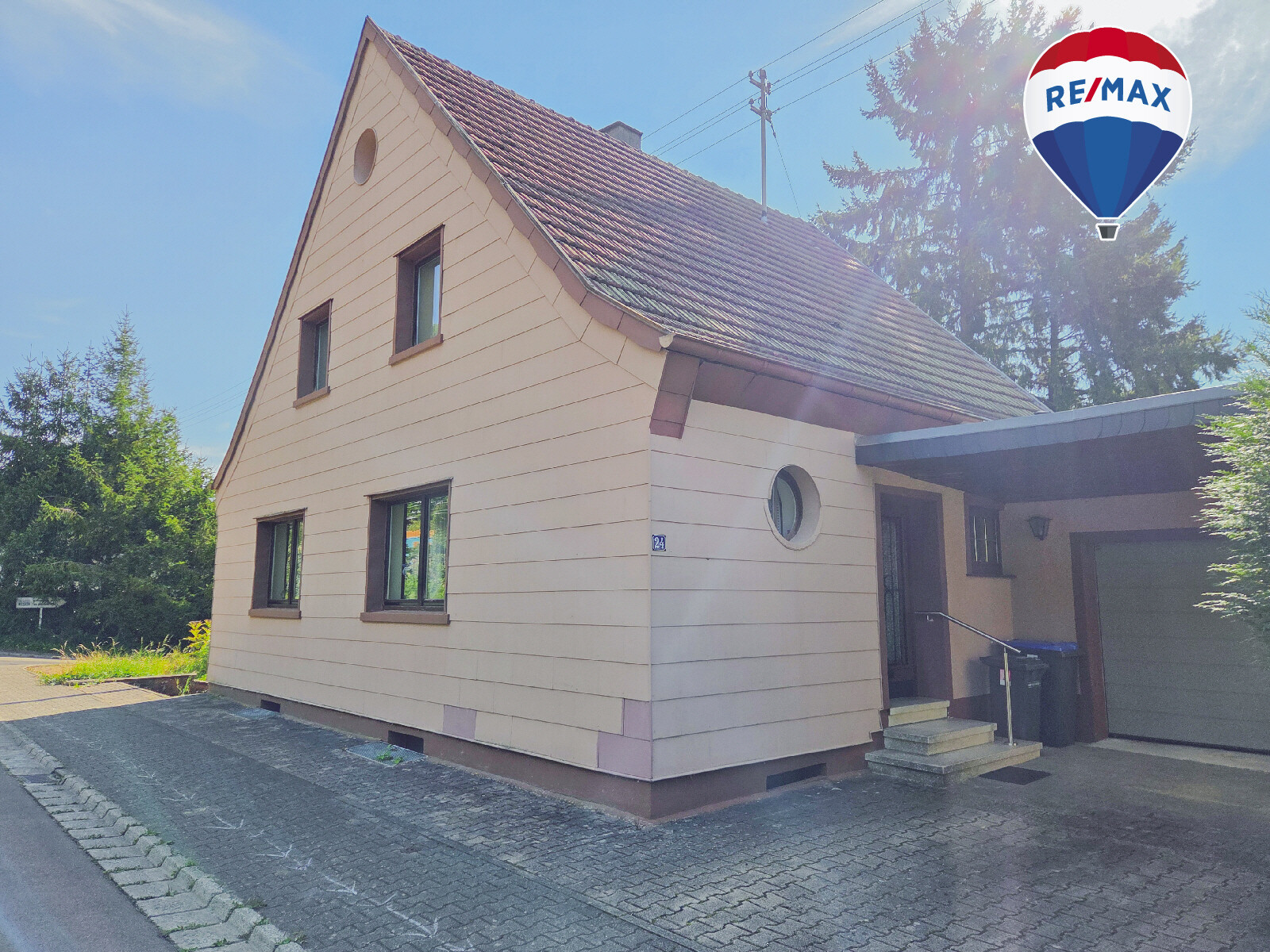 REMAX