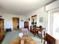 Zimmer 2 (UG) mit Zugang zur Terrasse