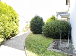 Rückwärtige Zufahrt + Eingang