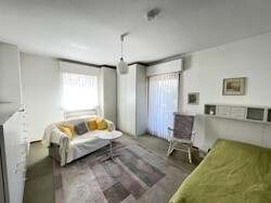 Zimmer 1 (UG) mit Zugang zur Terrasse