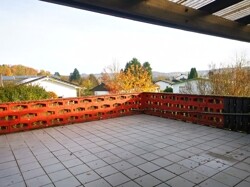 Terrasse über Doppelgarage