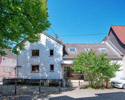 Haus mit Ladenfront
