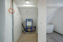 23WC-Bad Dachzimmer 2