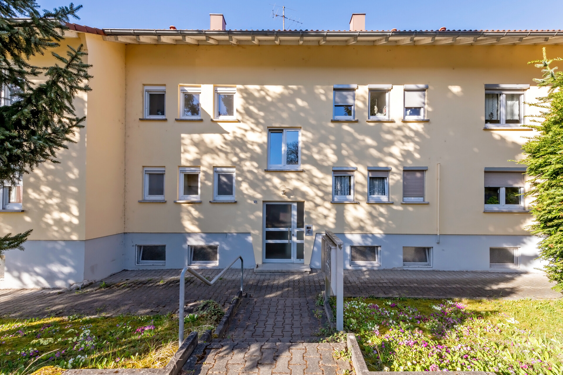 1OG,Haus frontal