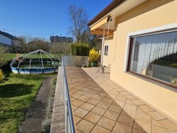 Garten mit Pool