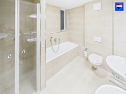 2. Badezimmer mit Dusche-1