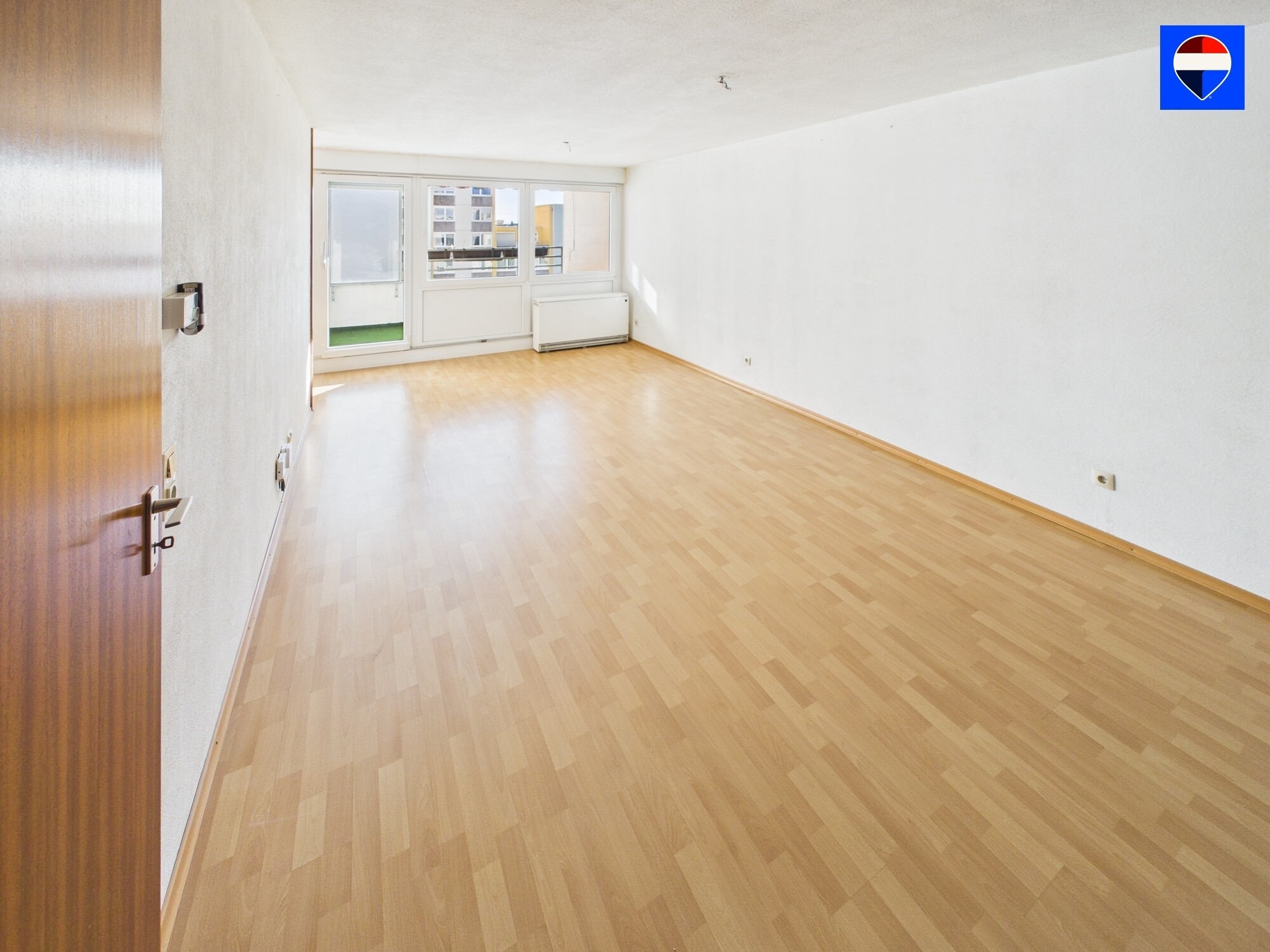 CAM02305G0-PR0062-STILL011