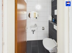 CAM02305G0-PR0060-STILL008