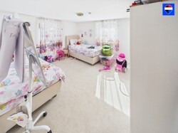 CAM02305G0-PR0065-STILL022