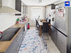 CAM02305G0-PR0065-STILL028