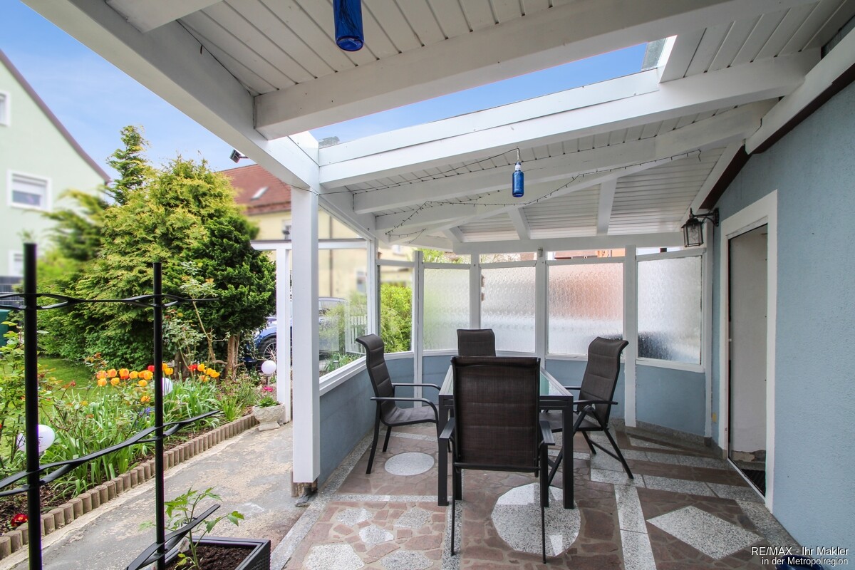 überdachte Terrasse