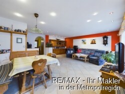 Wohnzimmer mit Essbereich