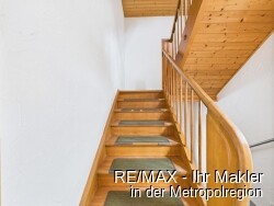 Treppe zum 1. OG