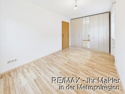 Zimmer mit Schrank