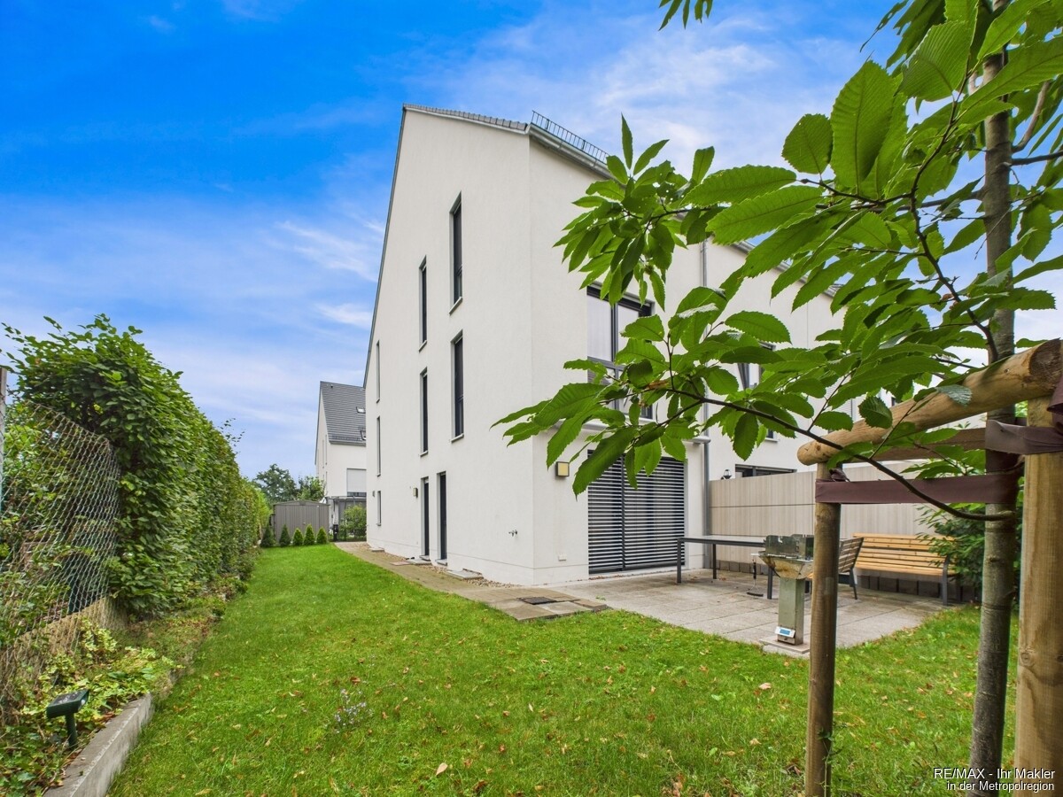 Garten mit Terrasse