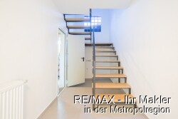 Aufgang zum 1. OG