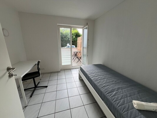 Zimmer mit Zugang zur Terrasse