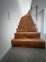Treppe zum Dachgeschoss