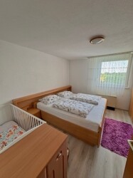 Schlafzimmer Eltern