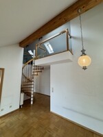 Wohn-Esszimmer mit Empore