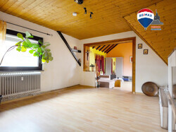 Wohnzimmer im Dachgeschoss