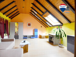 Wohnzimmer im Dachgeschoss