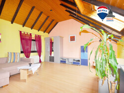 Wohnzimmer im Dachgeschoss