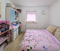 OG-Wohnung Zimmer 1
