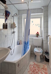 EG-Wohnung Badezimmer