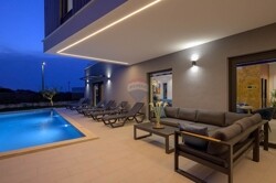 Pool-Nacht