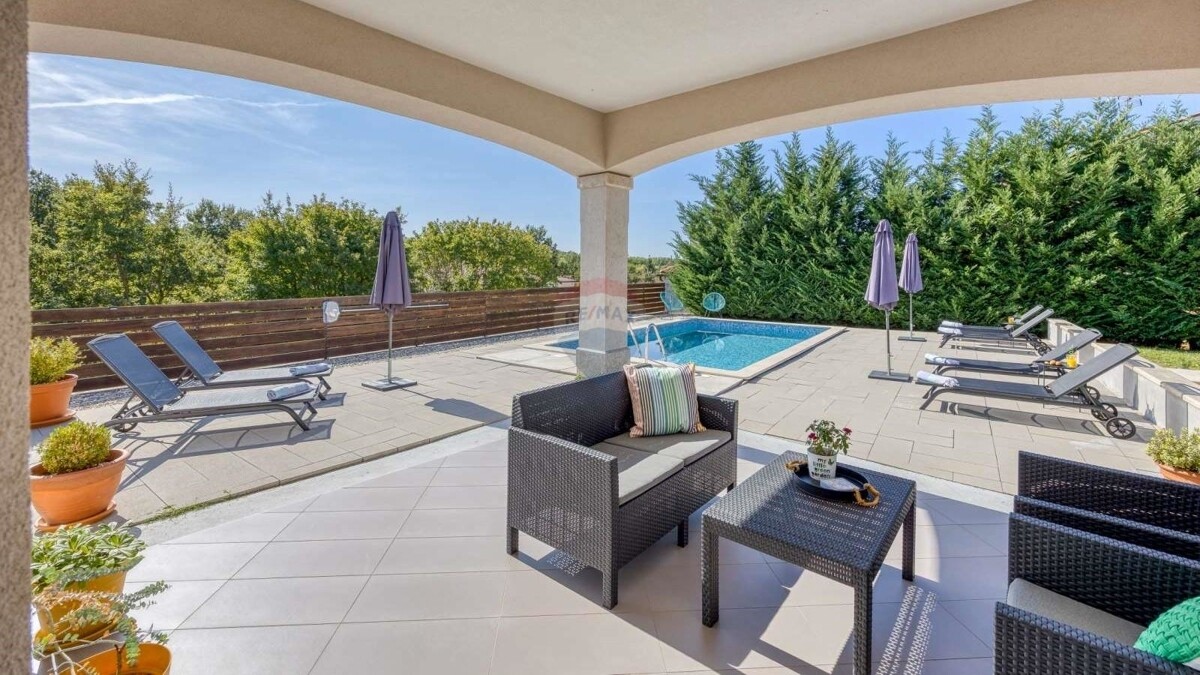 Terrasse-Pool