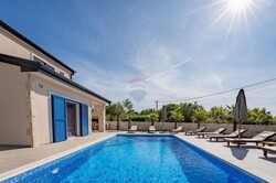 Pool..