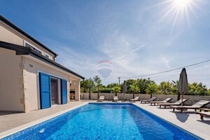 Pool..