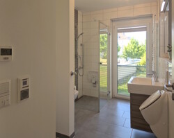 Modernes, barrierearmes Bad