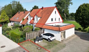 Außenansicht mit Stellplatz