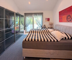 Schlafzimmer DG
