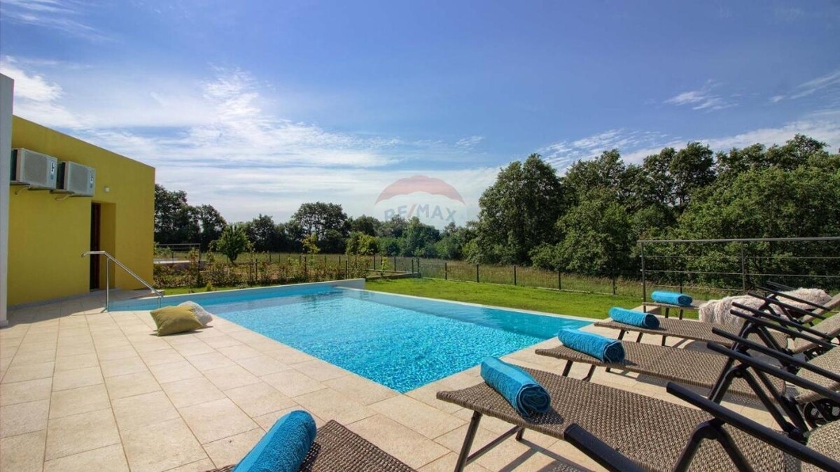 Pool-Ausblick