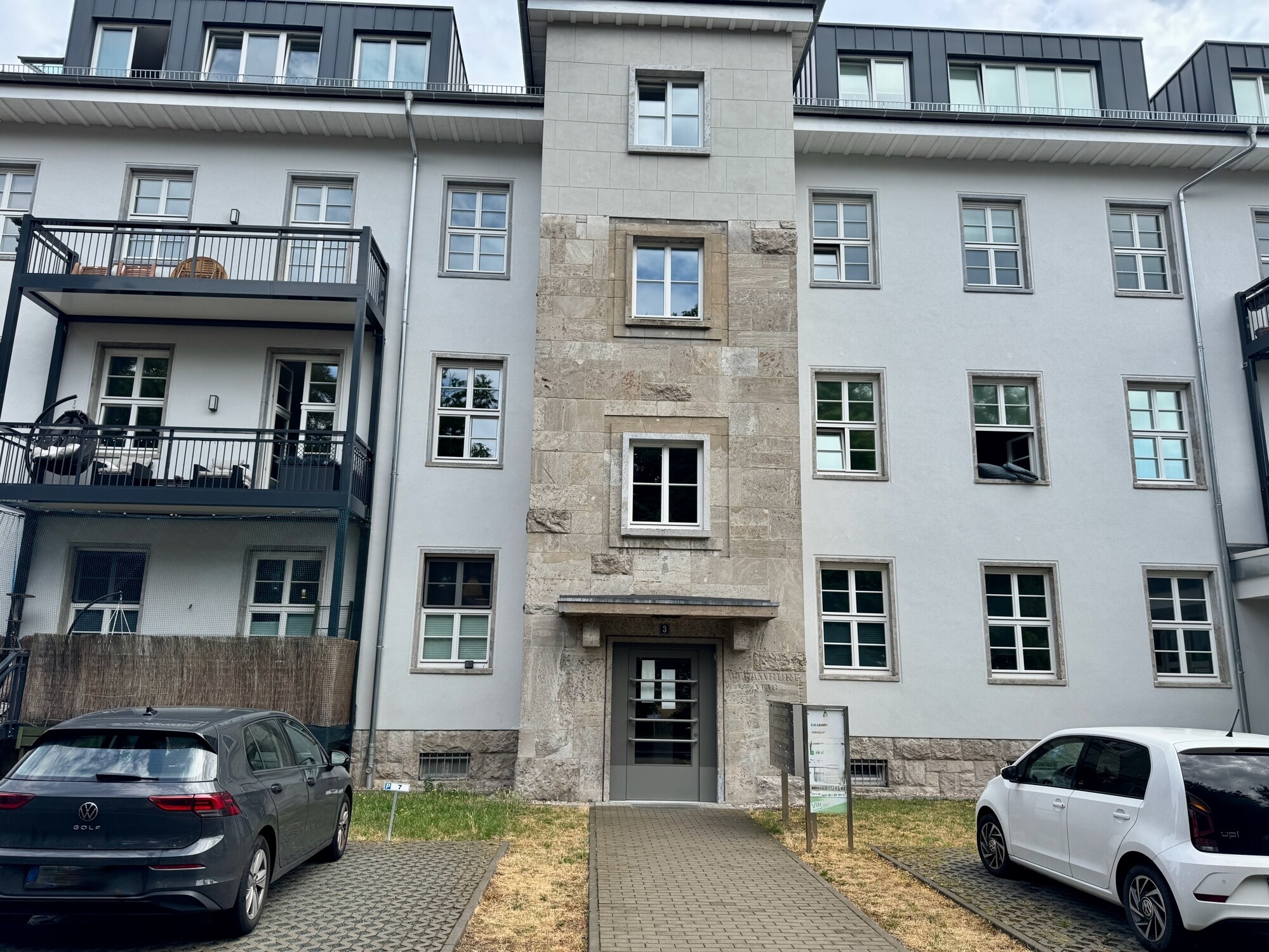 Eingang ins Gebäude