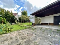 Garten mit Gartenhaus