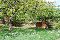 Garten mit Gartenhaus