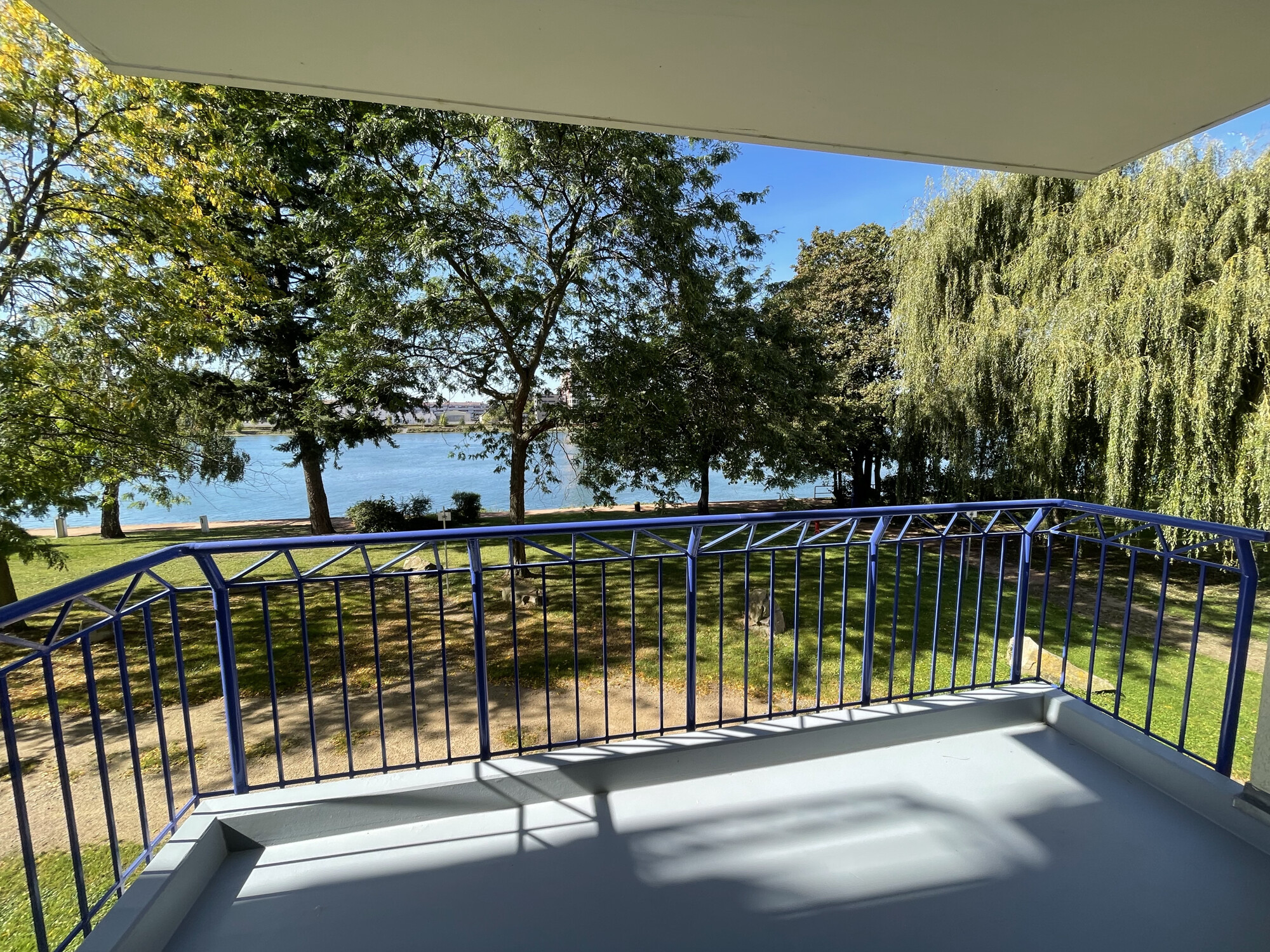 Balkon ins Grüne