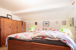 Schlafzimmer DG