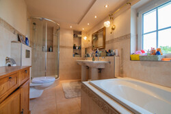 Badezimmer OG2