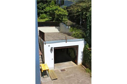 Garage mit Terrasse