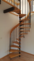 Treppe zu Galerie