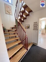 EG Treppenhaus Aufgang zum OG